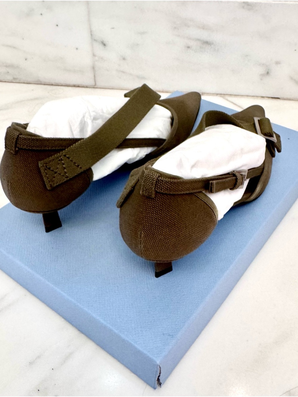 Prada Canvas Pumps - New with Box & Receipt - size EU 40/US 10 - Militaire - Picture 4 of 8